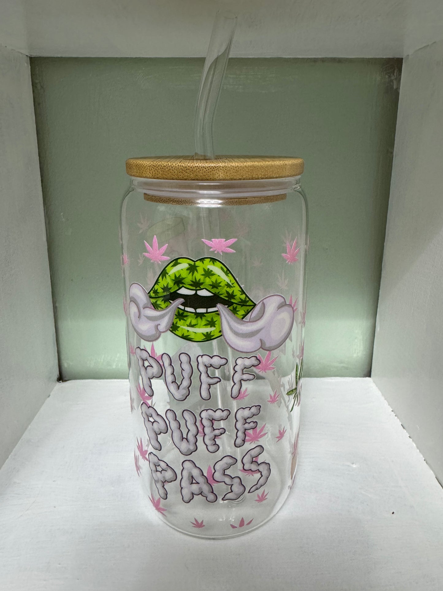Puff Puff Pass with Lips 16oz Glass Cup